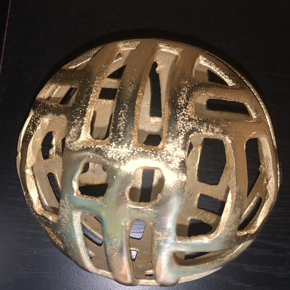 Scott living gold metal sculpture - Picture 4 of 5